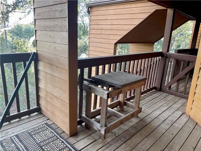 Building Photo - 2 Bedroom Chesapeake Bay Area Condo