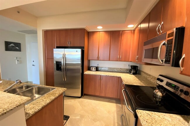 Building Photo - 801 S Olive Ave