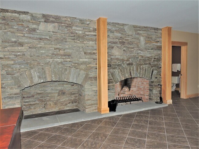 Building Photo - 438 Doodletown Rd