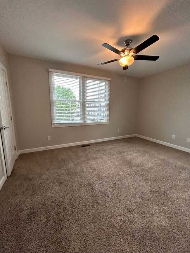 Building Photo - 3 bed 2.5 bath in Germantown, 1 Car Garage, Fenced Yard