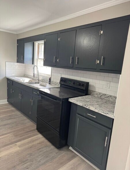 Building Photo - 1107 Fuller St