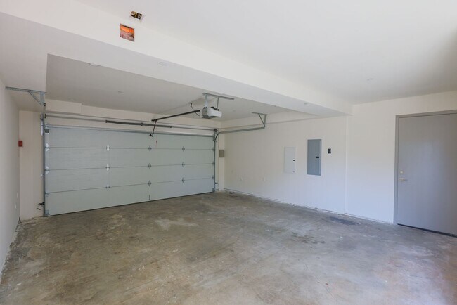 Building Photo - Gemini Townhomes