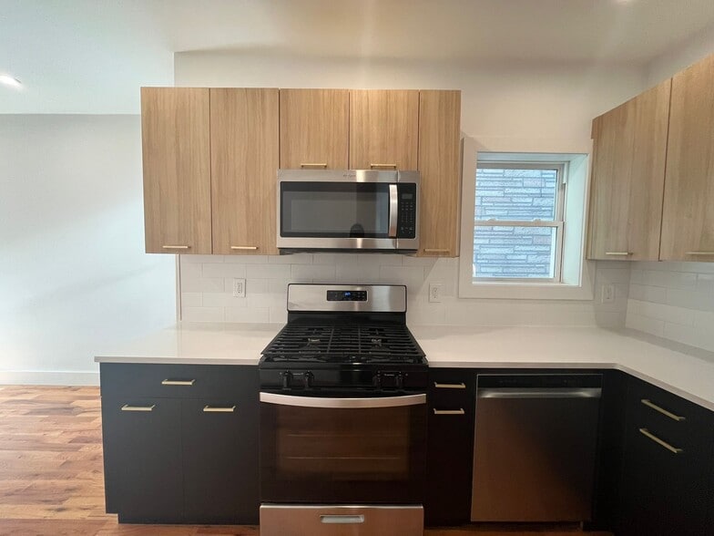 Building Photo - 237 Clinton Ave