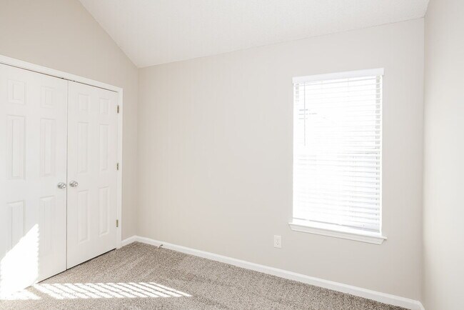 Building Photo - 2457 Briar Knoll Rd