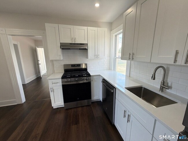 Building Photo - 316 W Main St