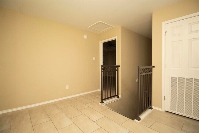 Building Photo - 4316 Ramona Dr