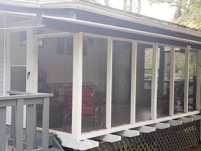 Building Photo - 10 Donenfeld Dr