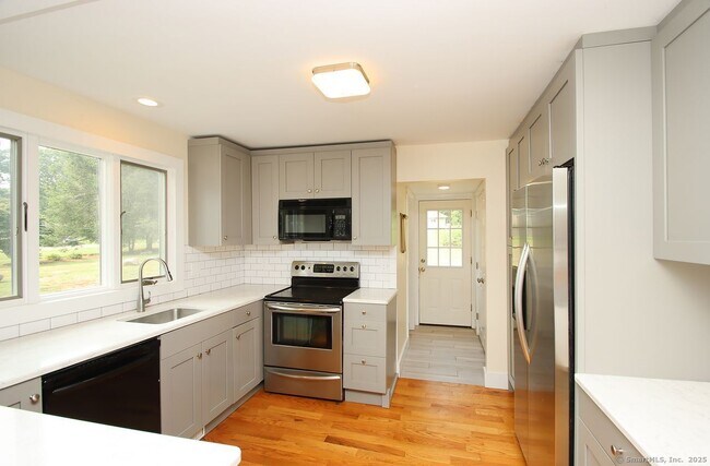 Building Photo - 141 Duck Hole Rd