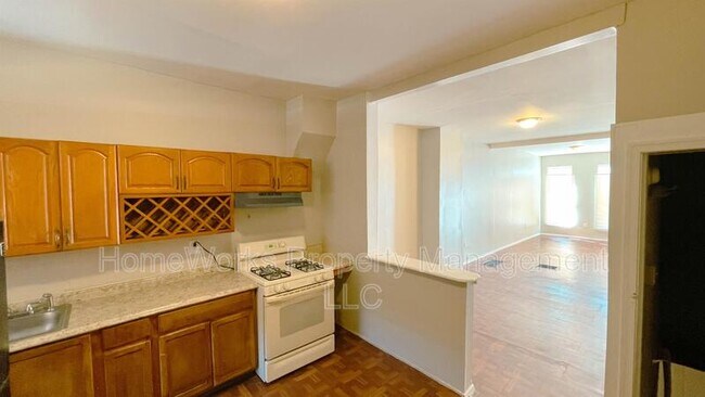 Building Photo - 317 S Mount St