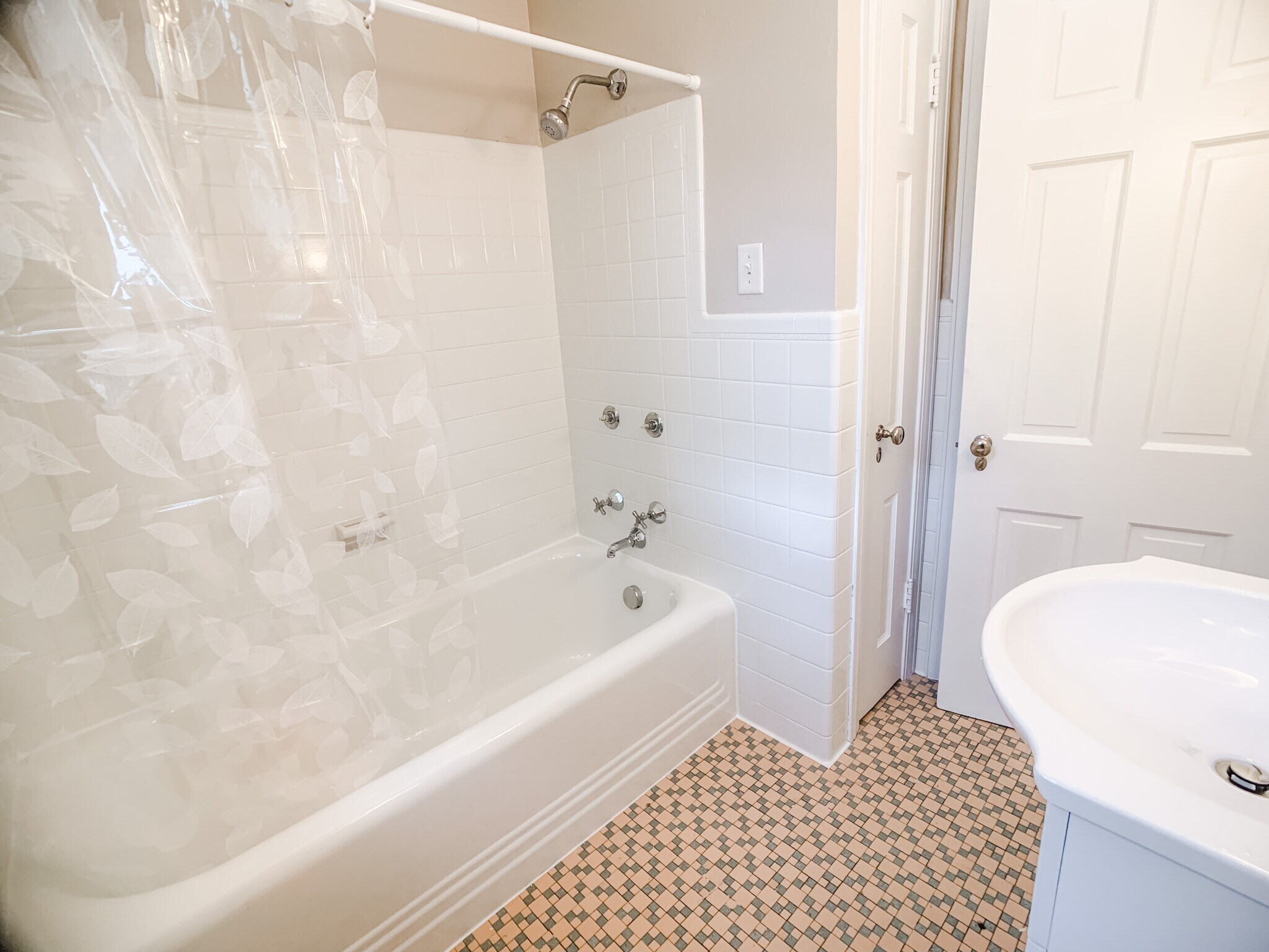 Bathroom #2 - 6260 Rogers Park Plz