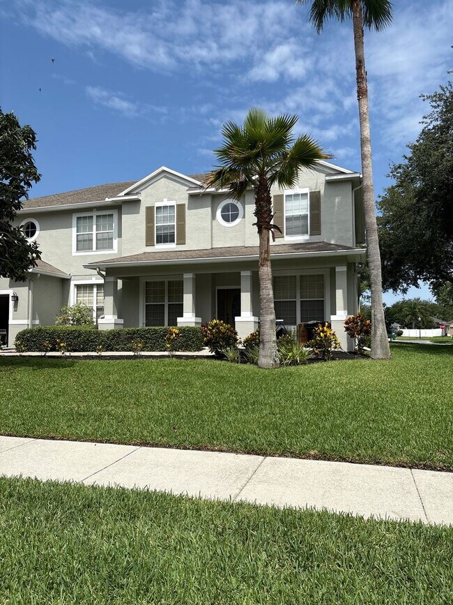 Building Photo - Stunning 6-Bedroom Pool Home in Desirable ...