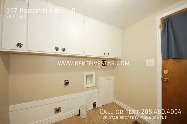 Building Photo - 397 Roosevelt Ave