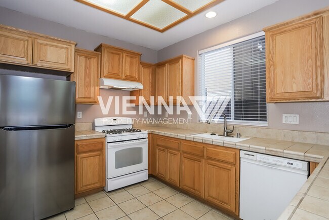 Building Photo - 3623 el Dala Ln