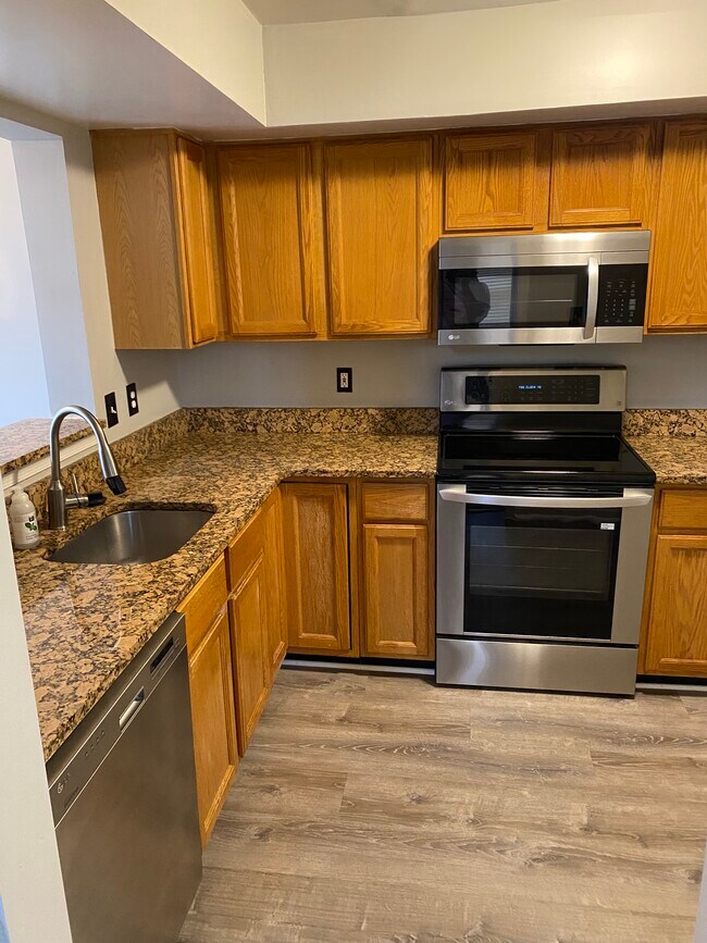 Building Photo - 4702 King John Way