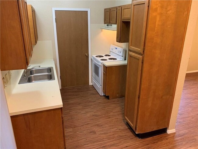 Building Photo - 8009 Clydesdale Dr