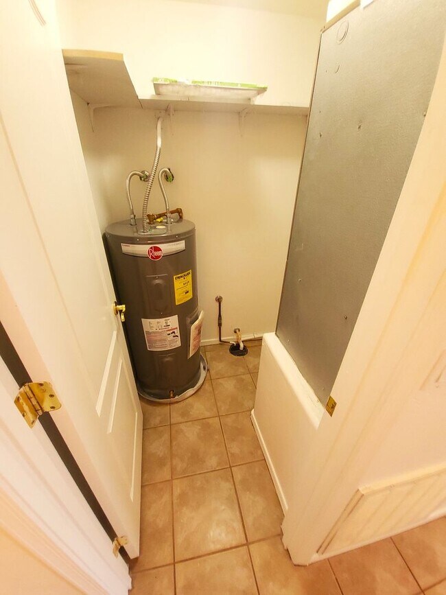 Building Photo - TEMPE CONDO IN THE HEART OF TEMPE!