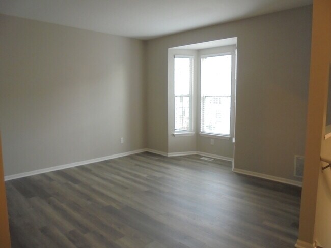 Building Photo - 1847 Grandview Pl