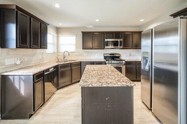 Building Photo - 10902 Barker View Dr