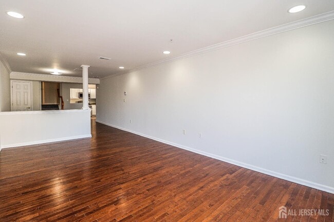 Building Photo - 105 Adamecs Way