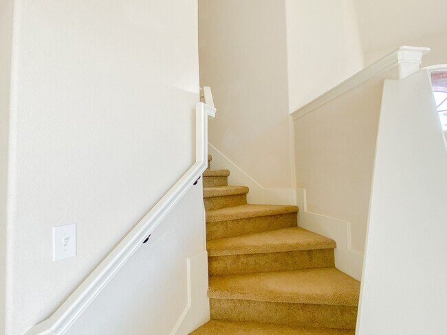 Building Photo - 12021 Pecangate Way