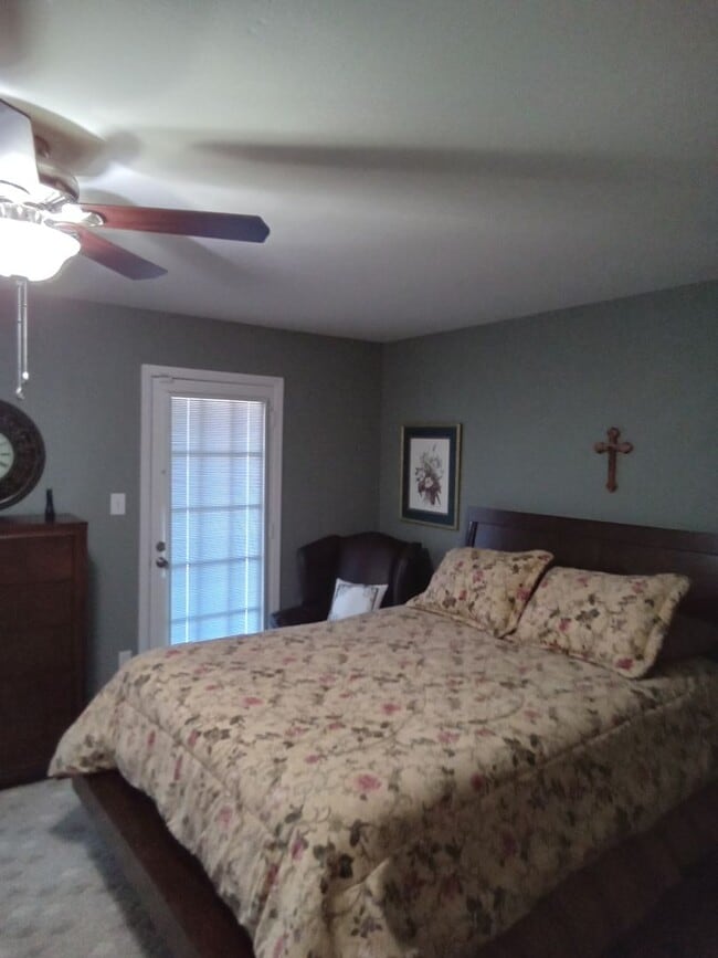 Building Photo - ***Broadmoor / Anderson Island Area***