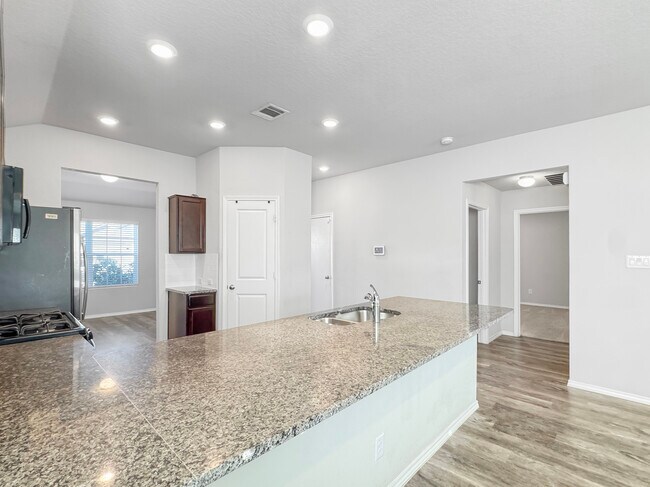 Building Photo - 9714 Marbach Hl