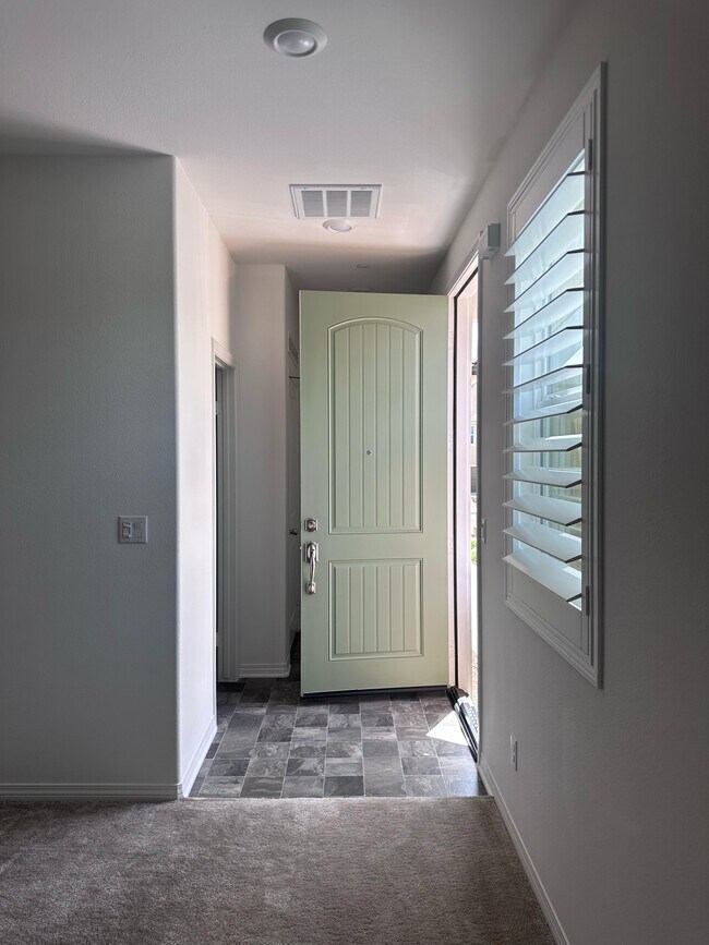 Building Photo - 30272 Truckee Cir