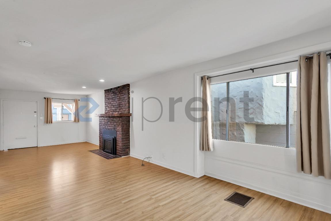 Building Photo - 1219 43rd Ave