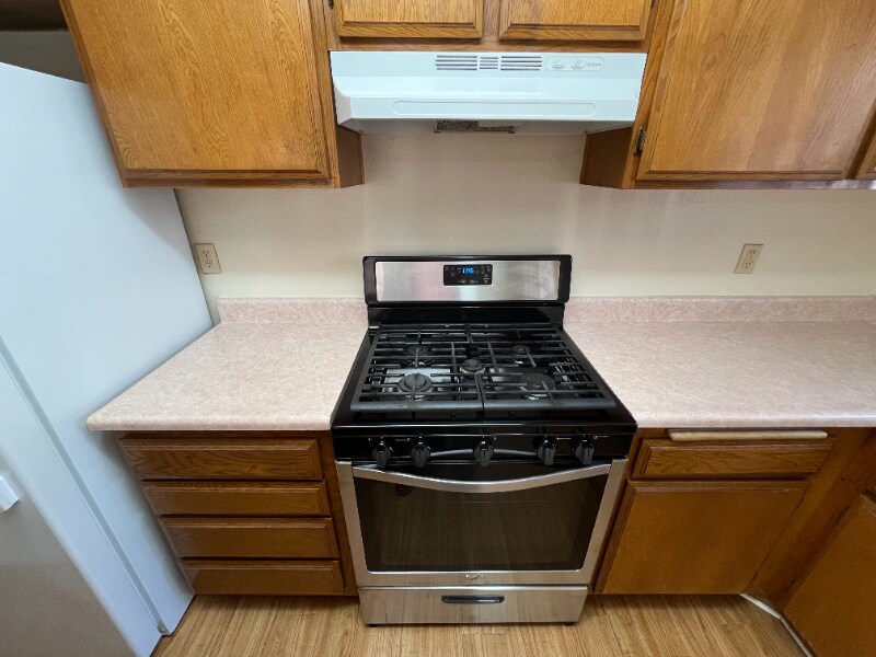 Building Photo - 1517 Rock Glen Ave