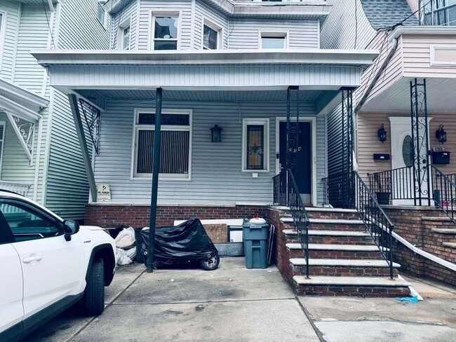 Building Photo - 134 Kensington Ave