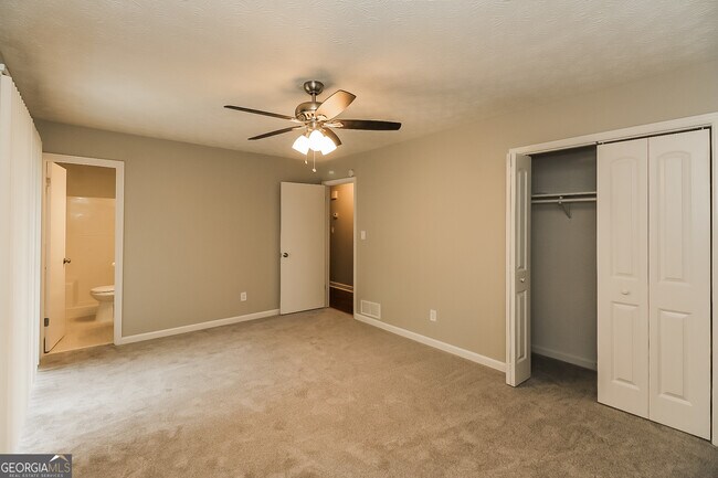 Building Photo - 2709 Austin Ln