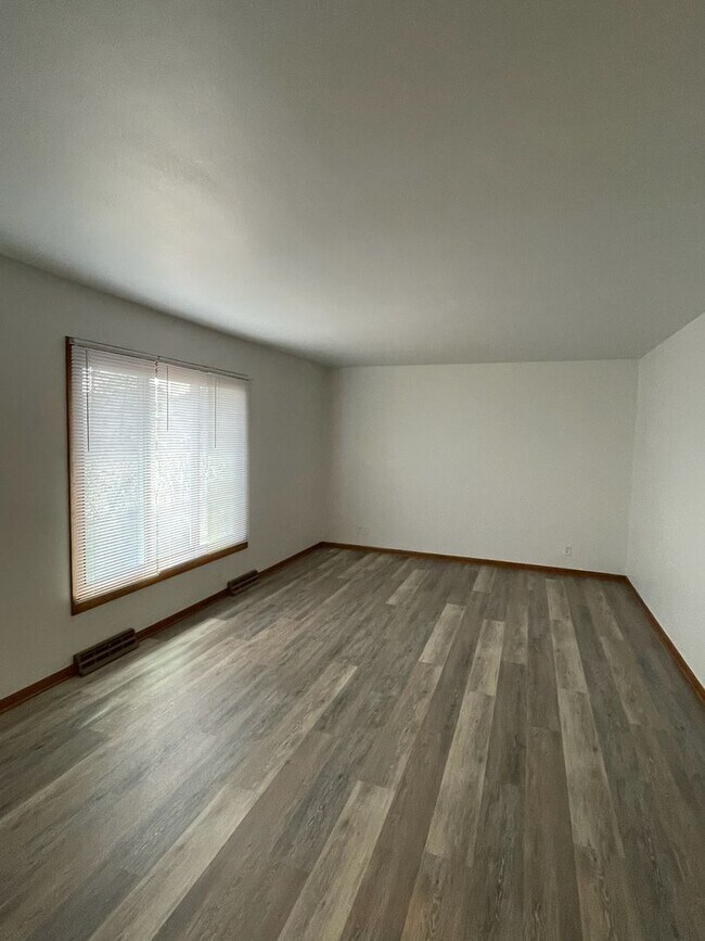 Building Photo - 19-21 Northside