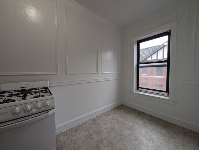 Building Photo - 3312 W Schubert Ave