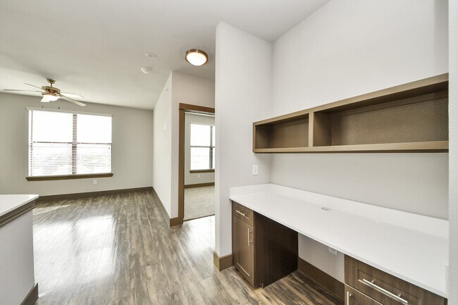 Building Photo - 5454 Washington St