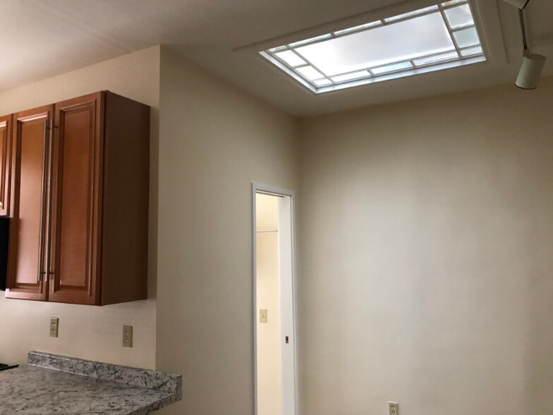 Building Photo - 1315 Park Rd NW