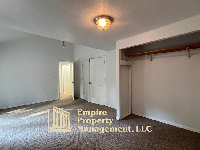 Building Photo - 87948 8th St