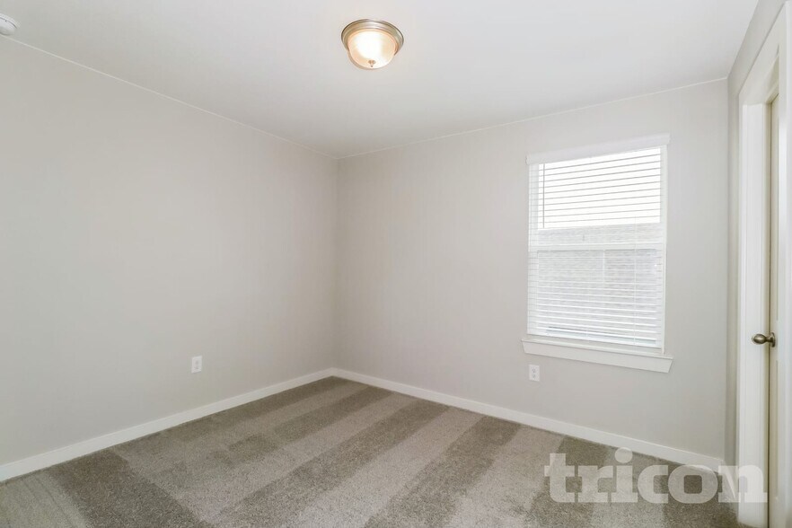 Building Photo - 609 Raglands Rd