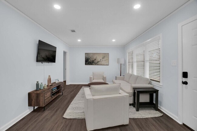 Building Photo - 610 S Georgetown Dr