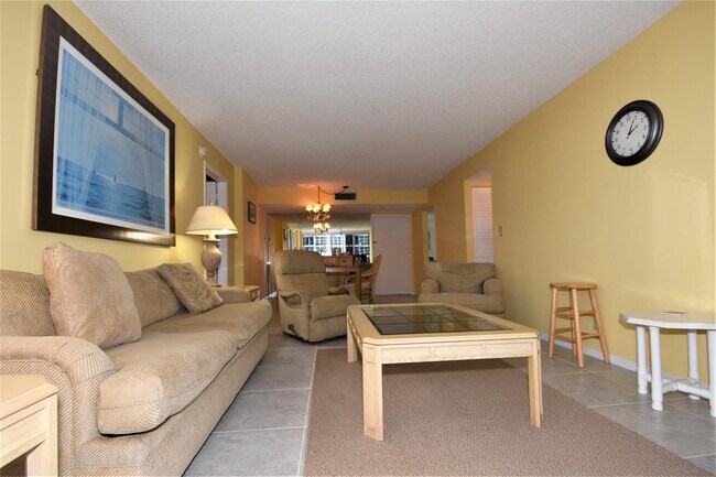 Building Photo - 525 N Ocean Blvd