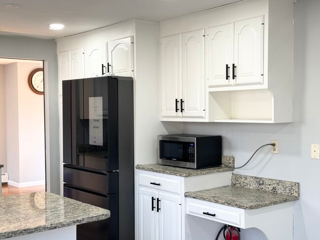 Building Photo - 12 Echo Ln