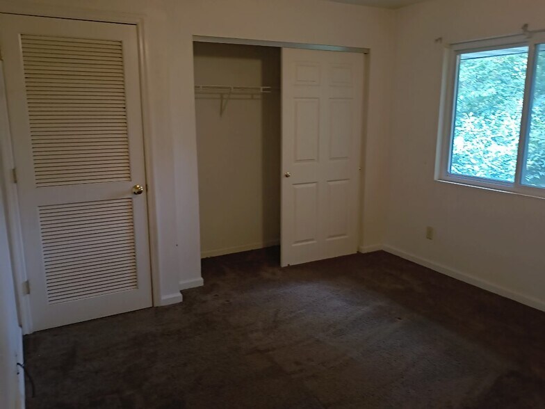 Building Photo - 5838 Stieren Dr