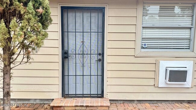 Building Photo - 5557 Floral Ave