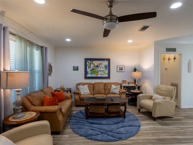 Building Photo - 127 Pompano Ave