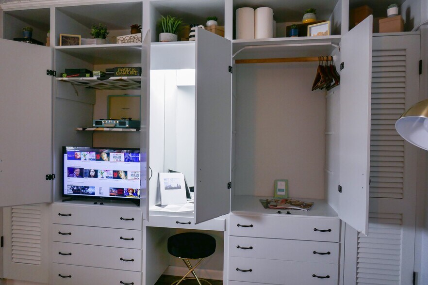 Lots of storage space! (More closet space unseen here) - 803 Hillview Heights