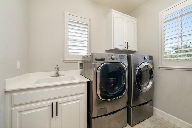 Building Photo - Tassajara Cottages Danville Home - Super C...