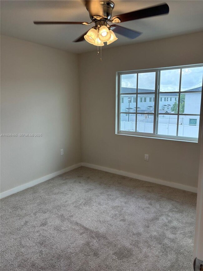 Building Photo - 551 NW 10th St