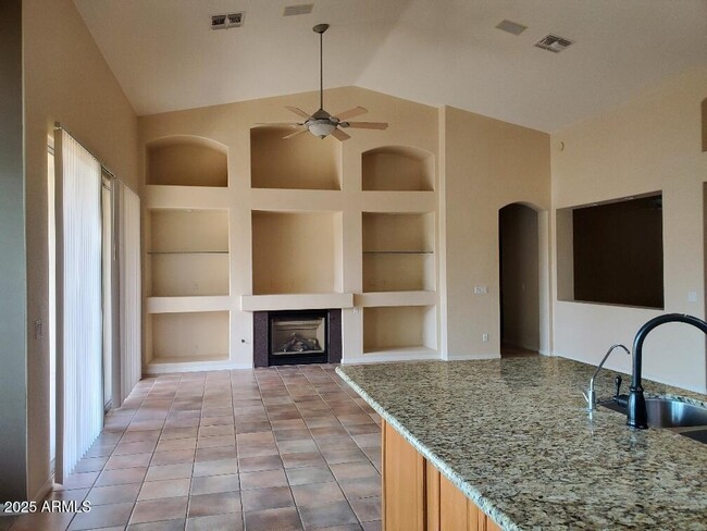 Building Photo - 8032 W Vía Del Sol