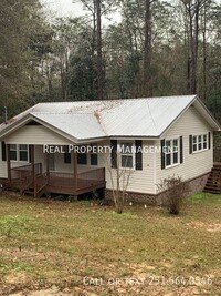 Building Photo - 2 Bedroom 1 Bath Remodeled Home off Moffet...