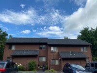 Building Photo - 122 Village Heights Rd