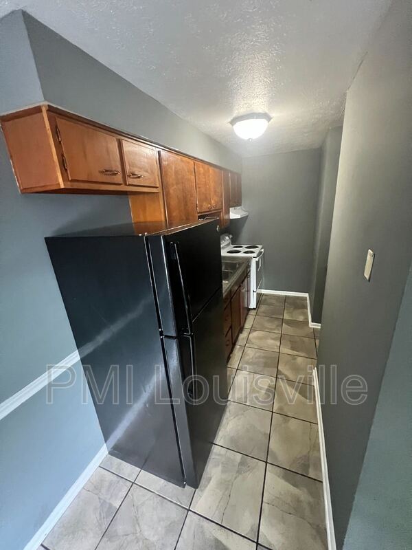 Building Photo - 4501 S 6th St